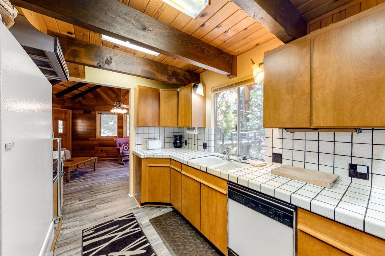 Retro Cabin Lake Arrowhead Exterior photo