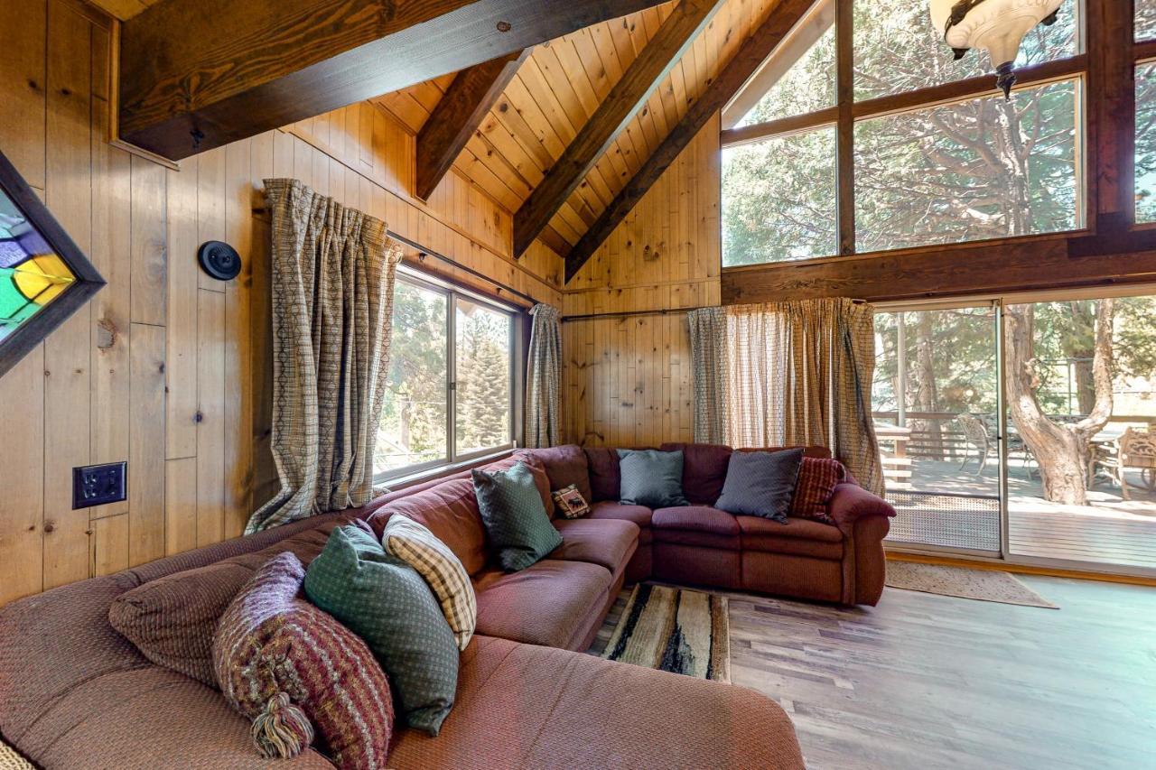 Retro Cabin Lake Arrowhead Exterior photo