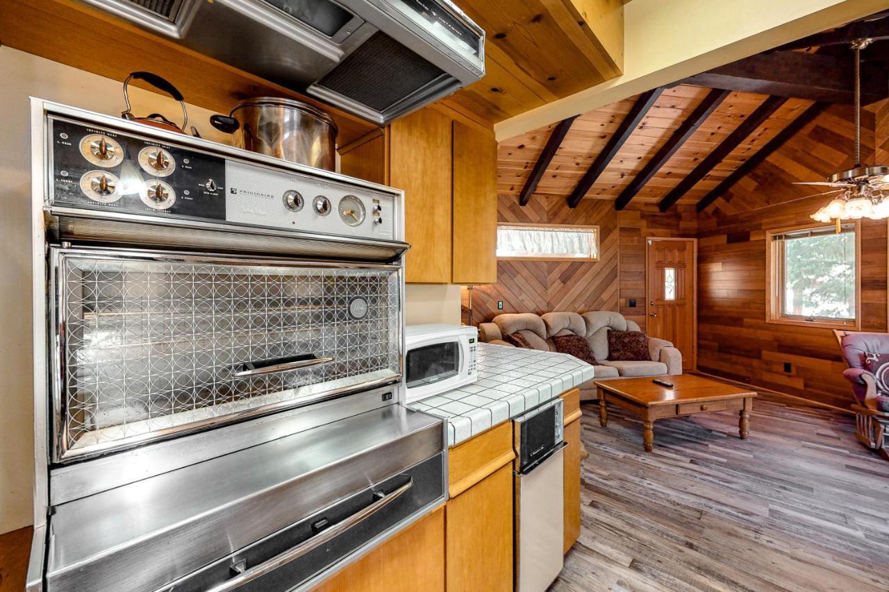 Retro Cabin Lake Arrowhead Exterior photo